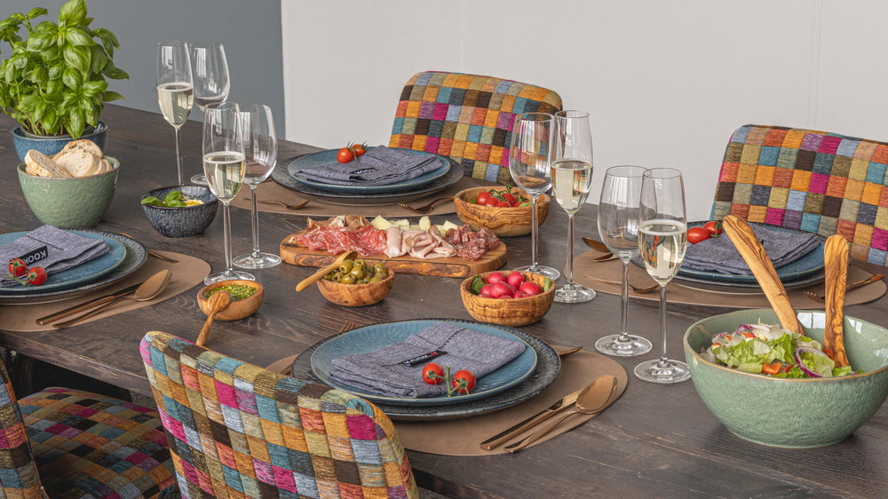 Tapa table