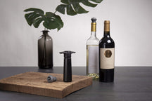 Vacu Vin Wine pump with 2 wine stoppers - Wine Saver - Black