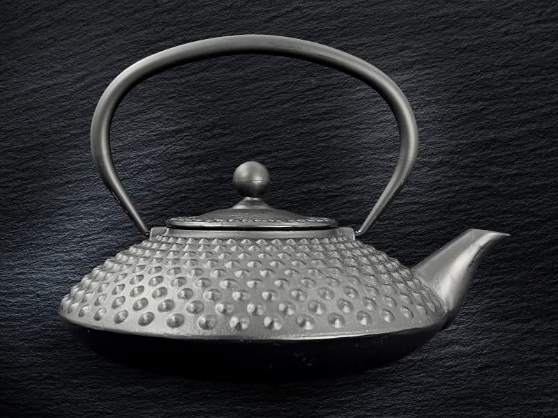 Cookinglife Teapot Arare with Stainless Steel Filter - Cast Iron Black - 1.2 Liter