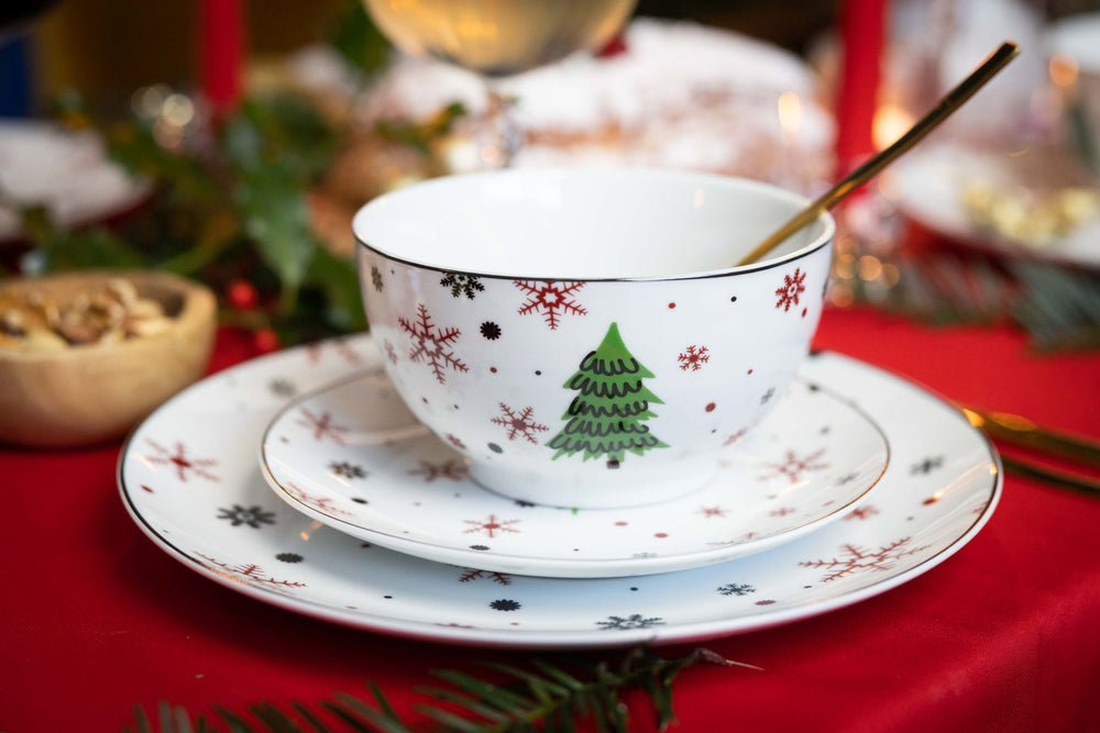 Cookinglife Christmas Dinnerware Set Red - Porcelain - 18-piece / 6 persons - 6 dinner plates, 6 breakfast plates & 6 bowls