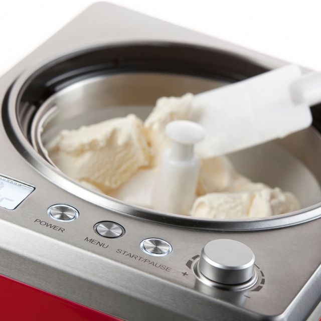 The ice cream maker with a cooling element