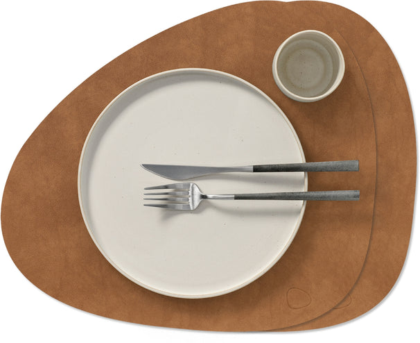 LIND DNA Manteles individuales Nupo - Cuero - Natural - Curvado - 44 x 37 cm - 2 piezas