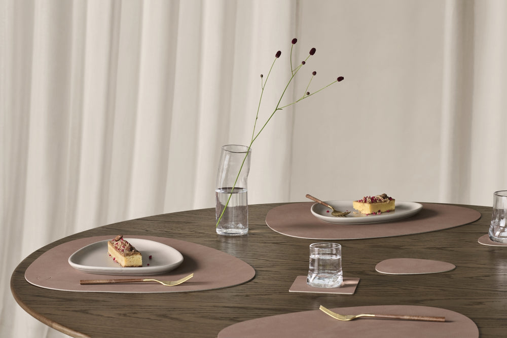 LIND DNA Placemats Nupo - Leather - Old Rose - Curved - 44 x 37 cm - 2 pieces