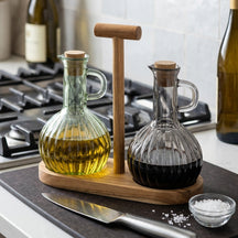 Cosy & Trendy Juego de Aceite y Vinagre con Soporte - Vidrio y Madera de Acacia - 2 Botellas