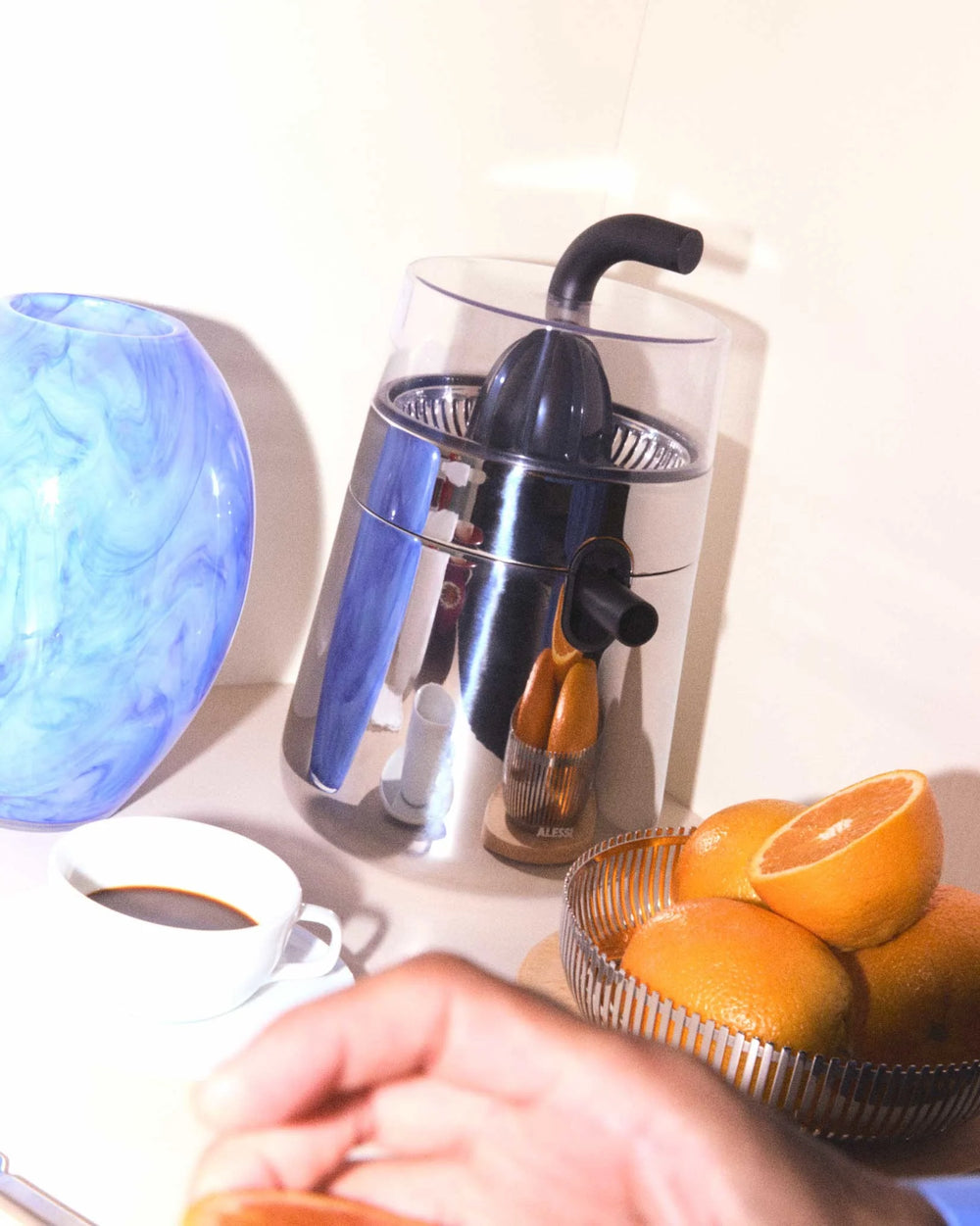 Alessi Exprimidor Eléctrico de Cítricos Toru - Nendo - NE02 B