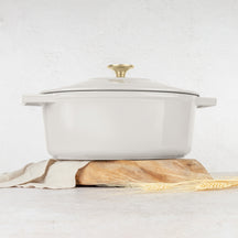 BerlingerHaus Casserole Matte Cream Oval - Cast Iron - 30 x 22 cm - Suitable for All Heat Sources - Enameled Non-Stick Coating