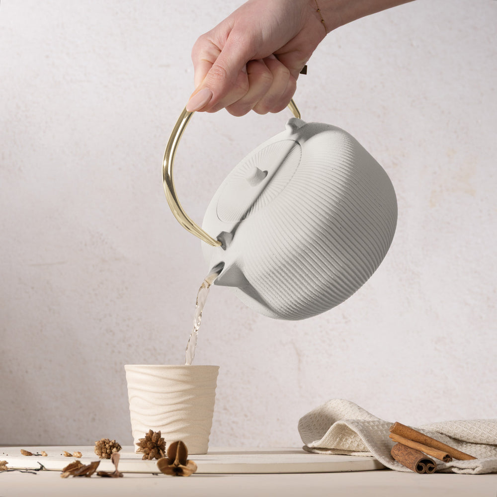 BerlingerHaus Teapot with Stainless Steel Filter - Cast Iron Matte Cream - 1 Liter