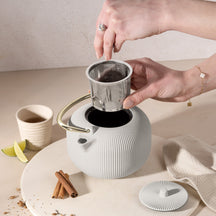 BerlingerHaus Teapot with Stainless Steel Filter - Cast Iron Matte Cream - 1 Liter