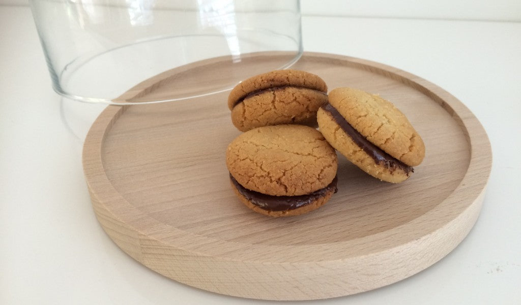 Italian hazelnut biscuits filled with melting chocolate