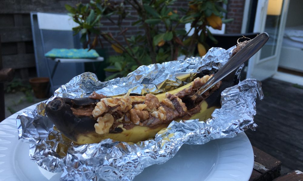 Melting chocolate, soft banana and salted walnuts from the grill