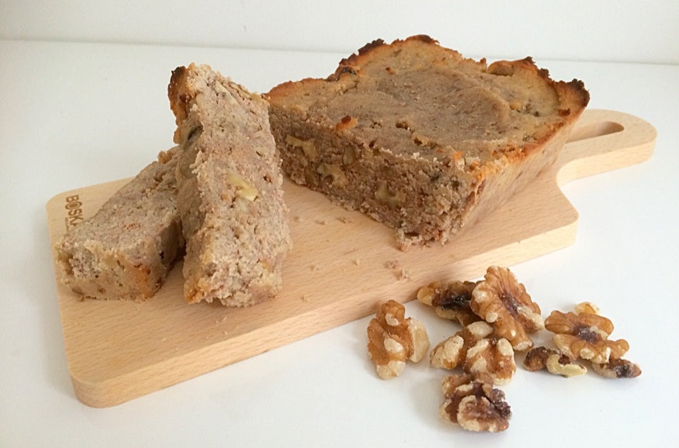 Gluten-free banana bread with a touch of honey and crunchy walnuts