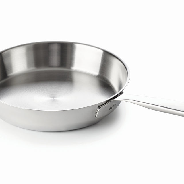 What do you cook on in a PFAS-free frying pan, and how long will it last?