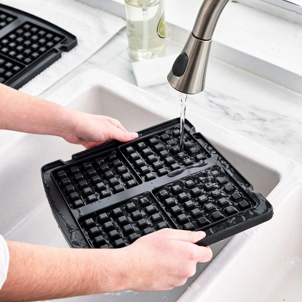 GreenPan Waffle Maker - Black - including 2 sets of waffle plates - ceramic non-stick coating
