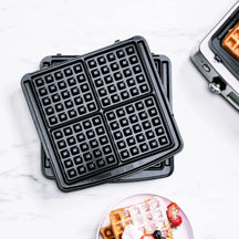 GreenPan Waffle Maker - Black - including 2 sets of waffle plates - ceramic non-stick coating