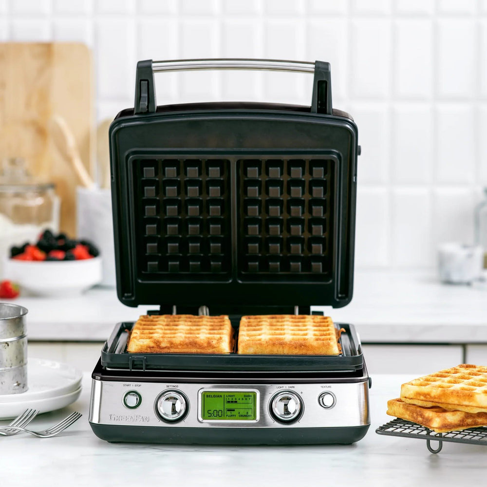 GreenPan Waffle Maker - Black - including 2 sets of waffle plates - ceramic non-stick coating
