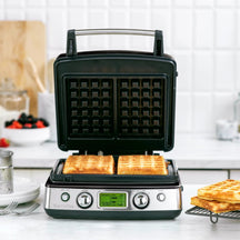 GreenPan Waffle Maker - Black - including 2 sets of waffle plates - ceramic non-stick coating