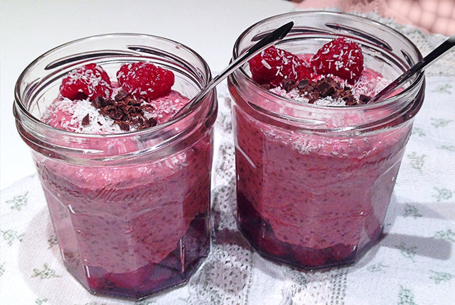 A delicious light breakfast. Fresh and fruity, sweet but sugar-free. Rich in protein, omega-3 fatty acids, magnesium and calcium.