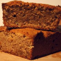 Un bizcocho de limón esponjoso sin gluten ni azúcar, elaborado con aceite de coco y nueces