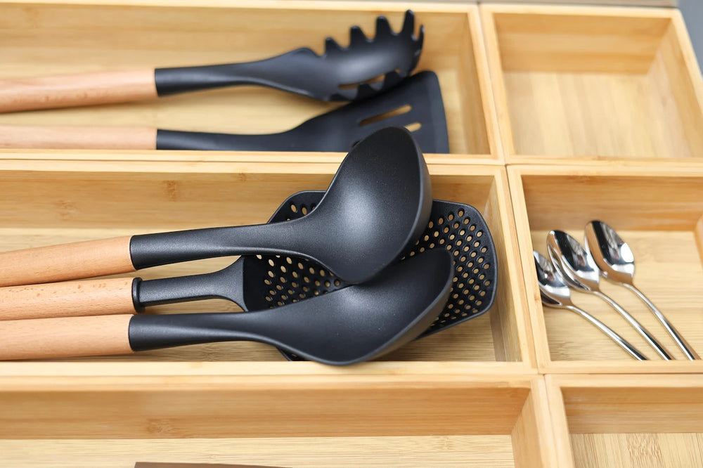 Cookinglife Cookware set - Cookware set - black wood 5 pieces - Slotted spoon, soup ladle, spaghetti spoon, spatula & serving spoon