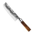 Forged Hakmes VG10 17.5 cm met houten heft, vrijstaand op witte achtergrond