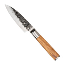 Forged Officemes Olive 23 cm met olijfhouten heft, vrijstaand op witte achtergrond