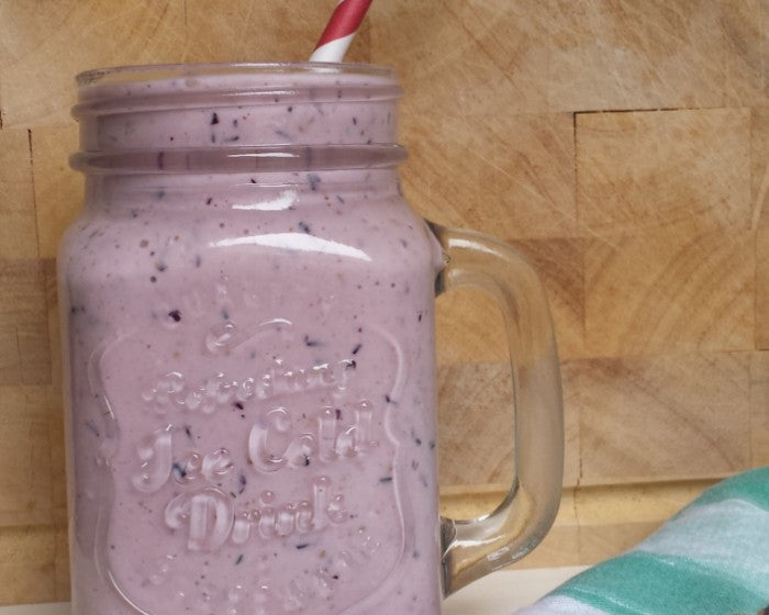 A nutritious smoothie with fruit, yoghurt and superfoods for an energetic start to the day