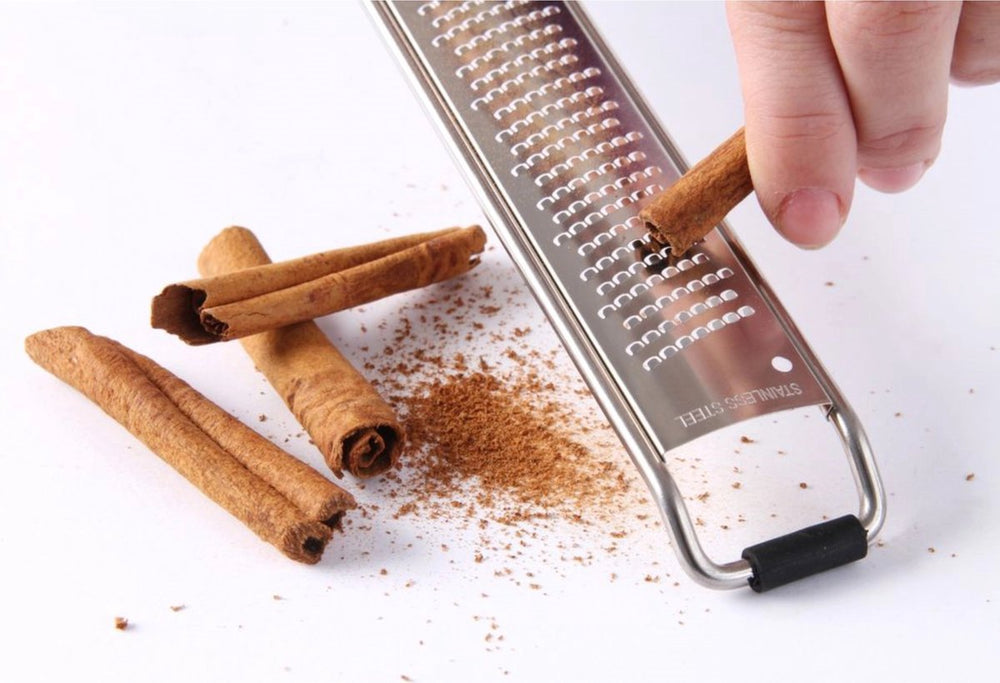 Hendi Fine grater - Laser cut - Extremely sharp - Black - 3.5 x 40.5 cm