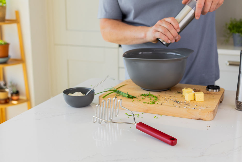 KitchenAid Classic Potato Masher Empire Red 25.5 cm