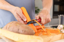KitchenAid Classic Peeler Empire Red 20 cm