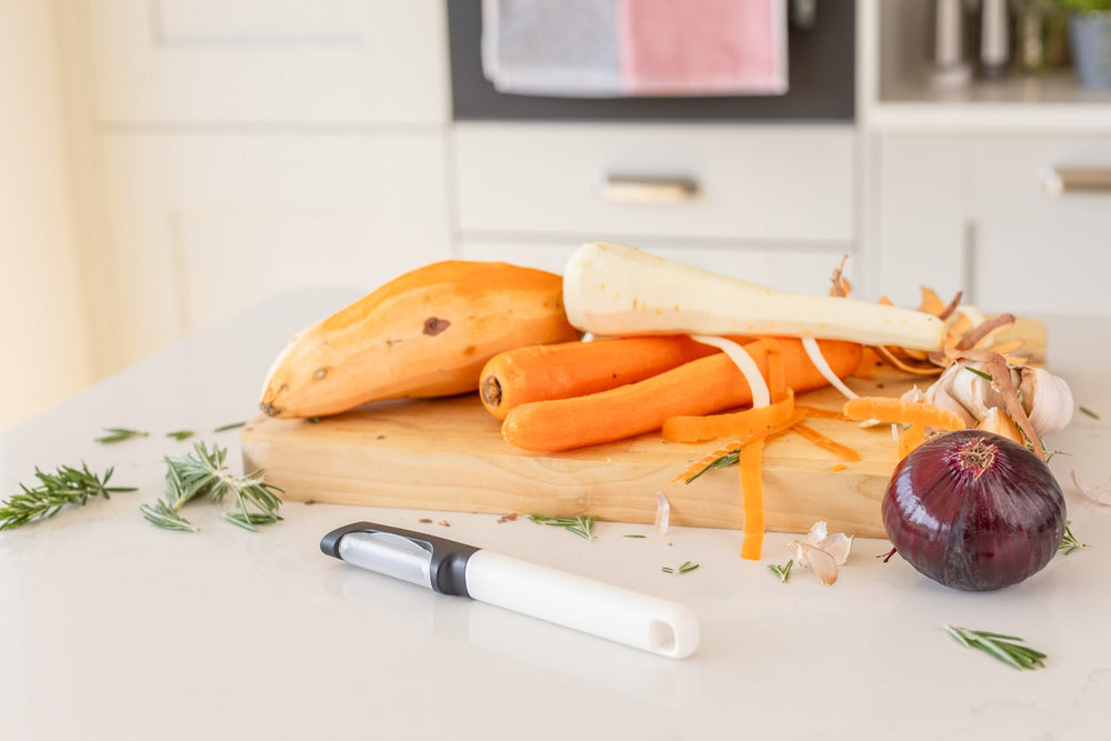 KitchenAid Euro Peeler Classic Porcelain White Stainless 20cm - Vegetable Peeler
