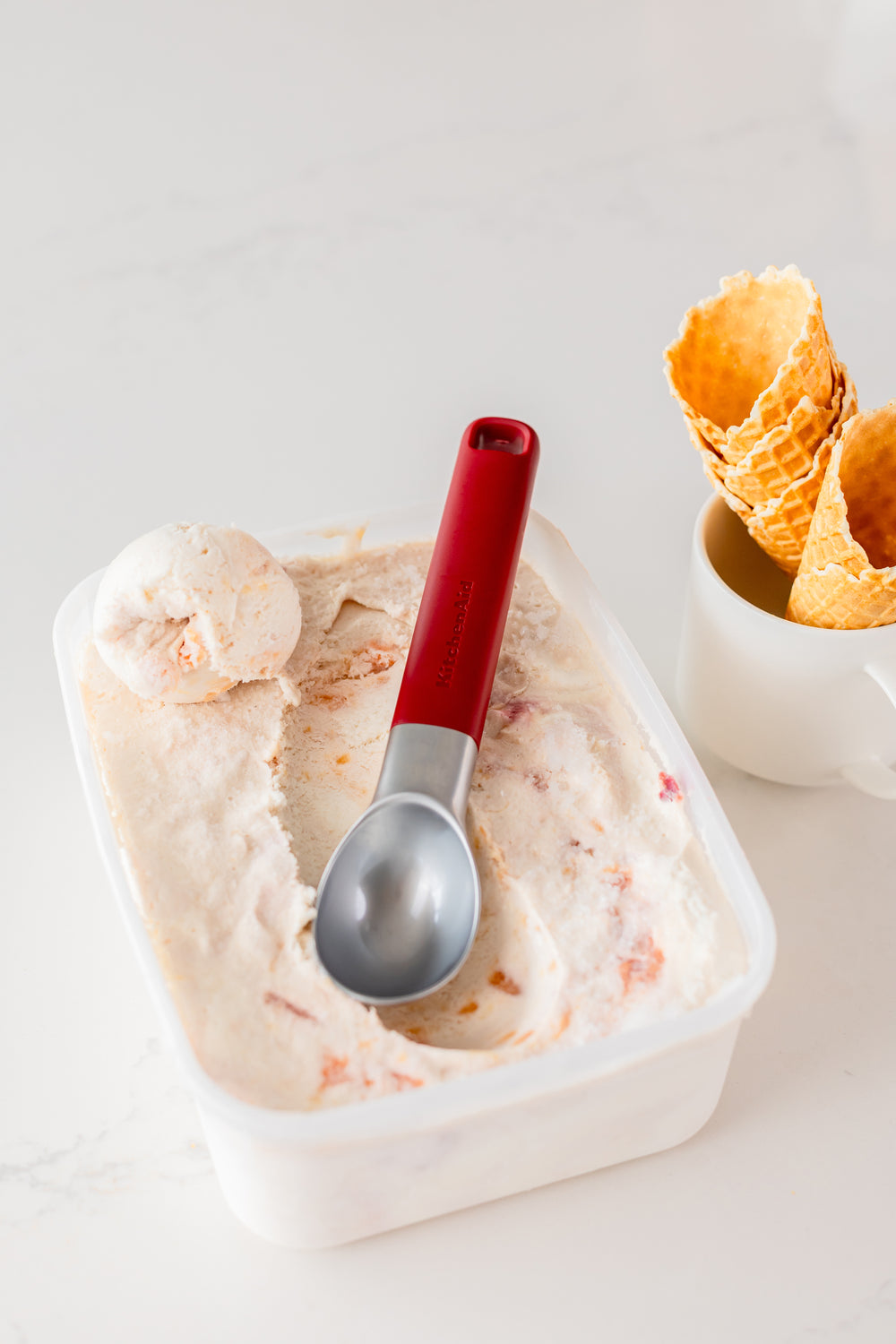 KitchenAid Classic Ice Cream Scoop, Empire Red, 21 cm