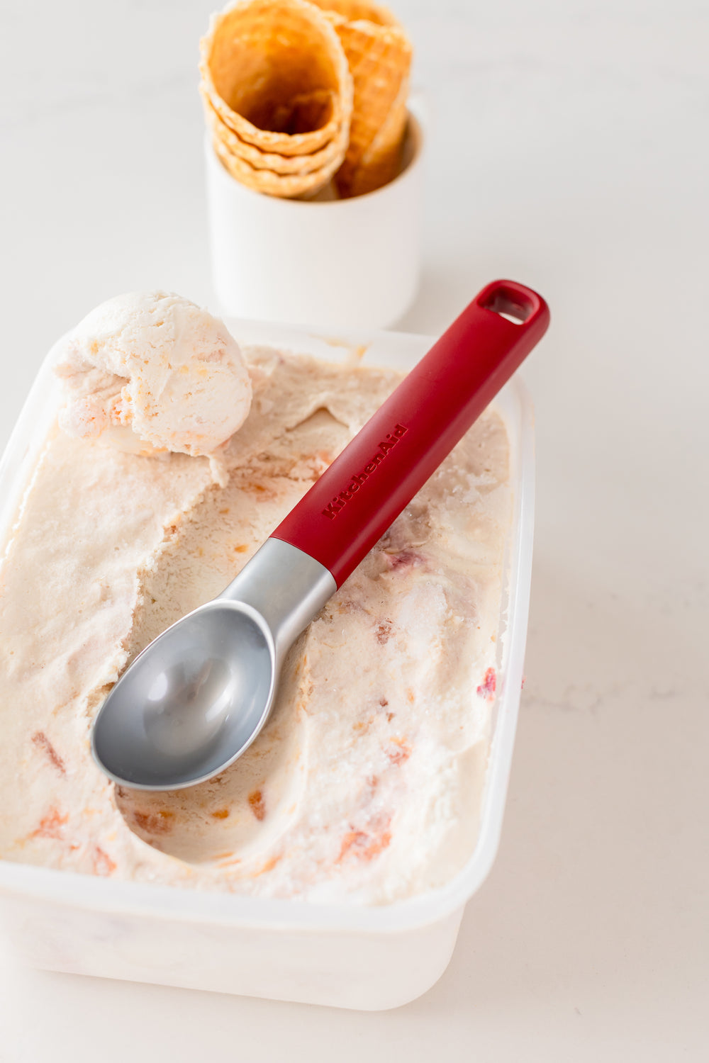 KitchenAid Classic Ice Cream Scoop, Empire Red, 21 cm