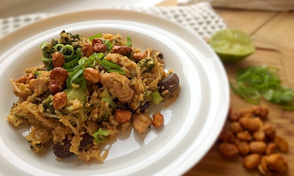 Un clásico tailandés lleno de sabor listo en una sola sartén