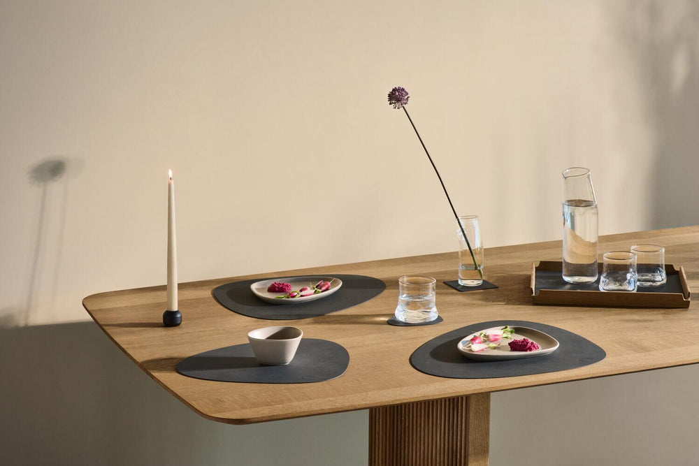 LIND DNA Placemats Nupo - Leather - Anthracite - Curved - 44 x 37 cm - 2 Pieces