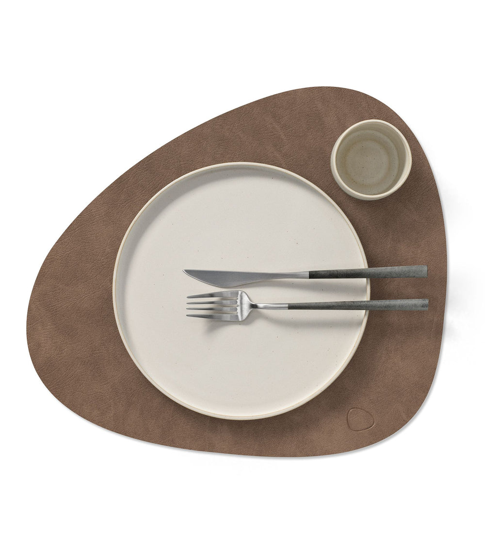 LIND DNA Placemats Nupo - Leather - Brown / Sand - double-sided - Curved - 44 x 37 cm - 2 pieces