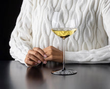 Riedel White Wine Glass Fatto A Mano Black Tie - Chardonnay - 660 ml