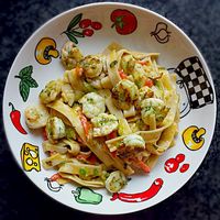 Disfruta de esta pasta cremosa y llena de sabor.