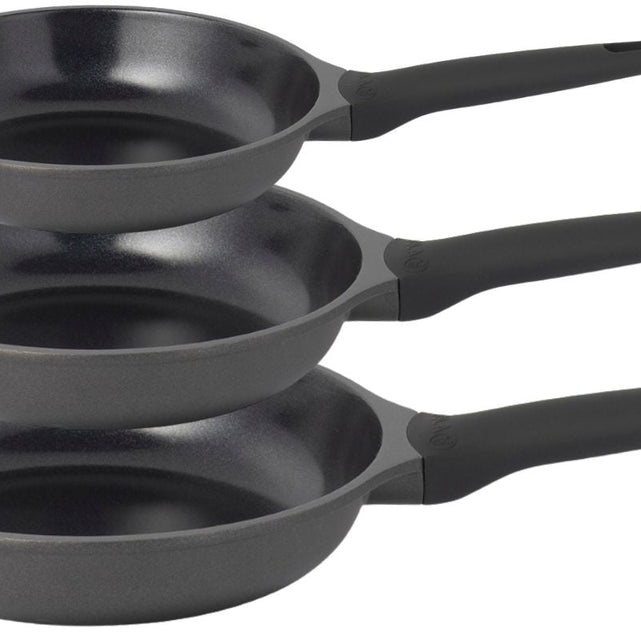What frying pan sizes are available?