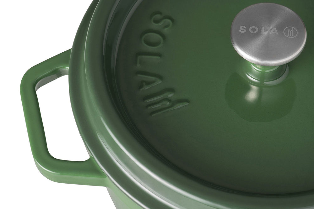 Sola Casserole with lid Cast Iron - Green - ø 28 cm / 5 Liters - Enameled non-stick coating
