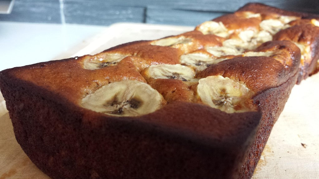 Healthy and gluten-free banana bread with dates and walnuts
