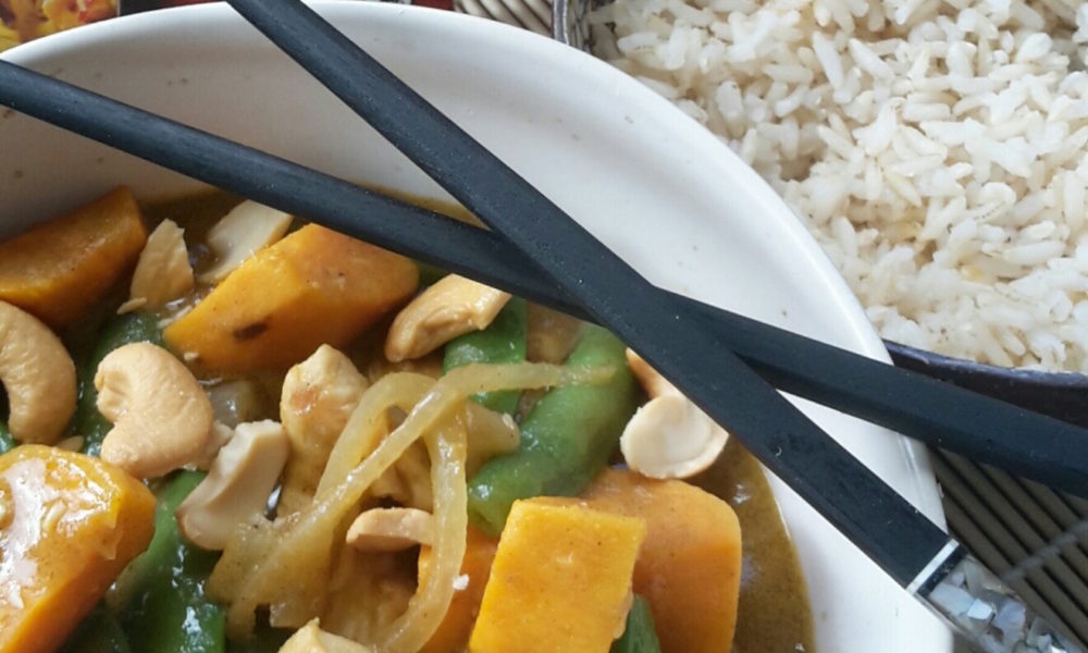 A creamy Thai curry with crisp vegetables and a hint of peanut butter