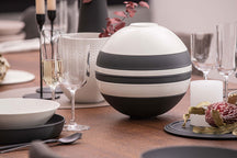 Villeroy & Boch Dinnerware Set La Boule Black / White 7-piece / 2 persons - 2 bowls, 2 dishes, 2 universal plates and 1 serving dish