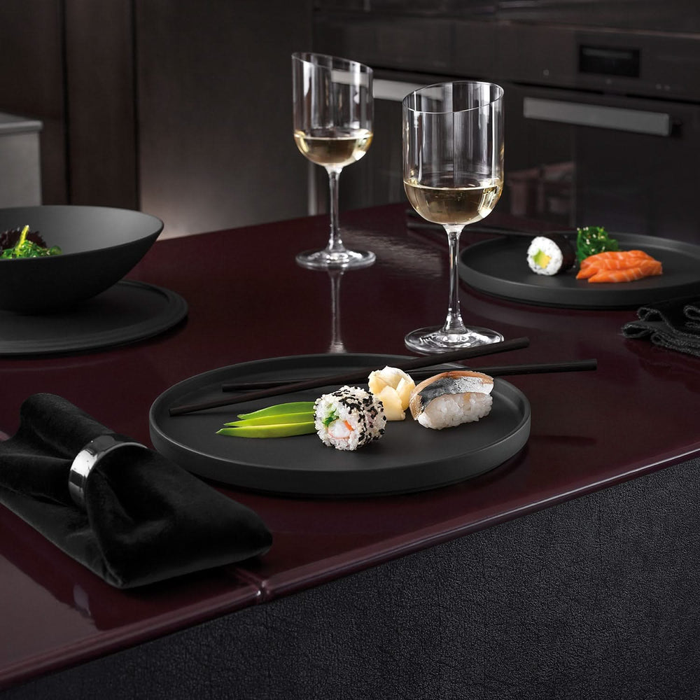 Villeroy & Boch Dinnerware Set La Boule Black 7-piece / 2 persons - 2 bowls, 2 dishes, 2 universal plates and 1 serving dish