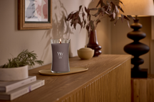 WoodWick Vela Aromática Grande Iris Woods - 18 cm / ø 10 cm - Vela Aromática en Vidrio - Mecha de Madera