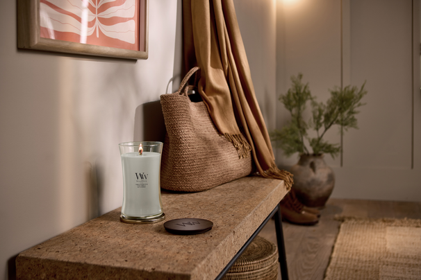 WoodWick Scented Candle Large Tonka & Almond Milk - 18 cm / ø 10 cm - Scented Candle in Glass - Wooden Wick