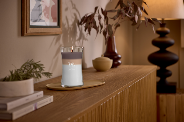WoodWick Scented Candle Large Trilogy Radiant Cashmere - 18 cm / ø 10 cm - Scented Candle in Glass - Wooden Wick