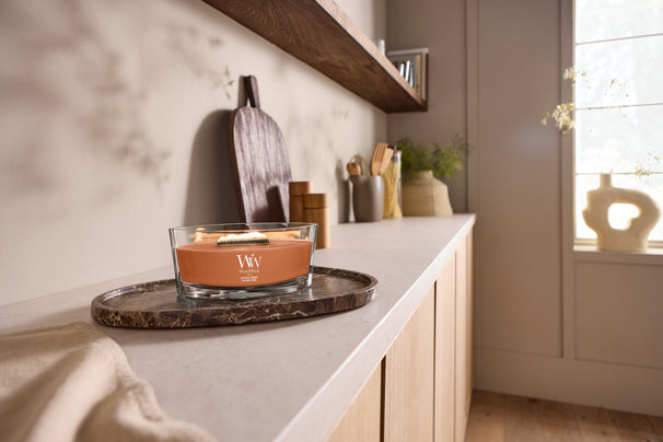 WoodWick Scented Candle Ellipse Saffron Smoke - 9 cm / 19 cm - Scented Candle in Glass - Wooden Wick