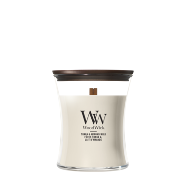 WoodWick Scented Candle Medium Tonka & Almond Milk - 11 cm / ø 10 cm - Scented Candle in Glass - Wooden Wick