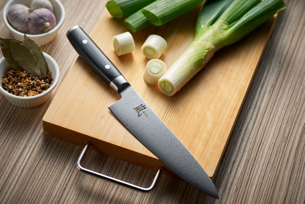 Cuchillo de chef Yaxell Ran 24 cm - acero damasco inoxidable de 69 capas - mango de Micarta canvas