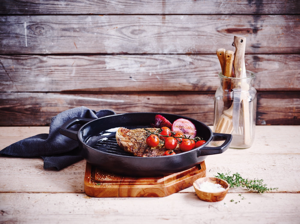 Alva Grill Pan/Grill Plate cast iron Nori ø 28 cm – enamelled non-stick coating – includes free leather handles – suitable for all heat sources